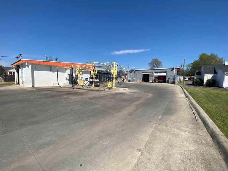 214 S Harris St, Sandersville, GA for sale - Building Photo - Image 2 of 7