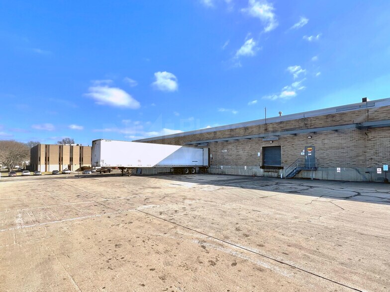 4550 Darrow Rd, Stow, OH for lease - Building Photo - Image 2 of 8