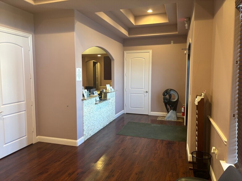 3912 North Tarrant Pky, Fort Worth, TX for lease - Building Photo - Image 3 of 15