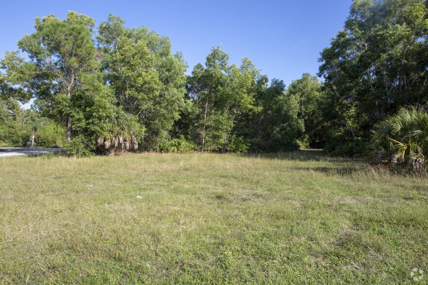 11900 Stringfellow Rd, Bokeelia, FL for sale - Primary Photo - Image 1 of 1