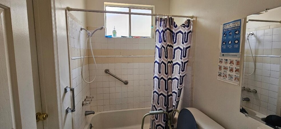 17441 Hiawatha St, Granada Hills, CA for sale - Building Photo - Image 2 of 9