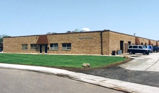 888 Tower Rd, Mundelein, IL for lease - Building Photo - Image 2 of 7