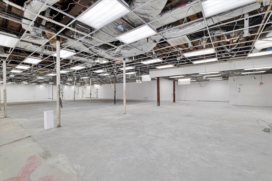 90 Garth Rd, Scarsdale, NY for lease - Building Photo - Image 2 of 8