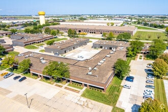 11101-11199 Aurora Ave, Urbandale, IA - AERIAL  map view