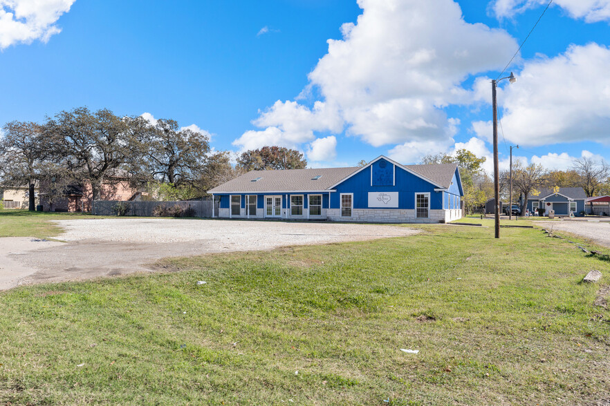 3715 Bellmead Dr, Bellmead, TX for sale - Building Photo - Image 3 of 71