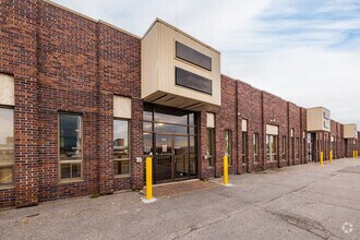 1248-1360 Rue Beaulac, Saint-Laurent, QC for lease Building Photo- Image 2 of 9