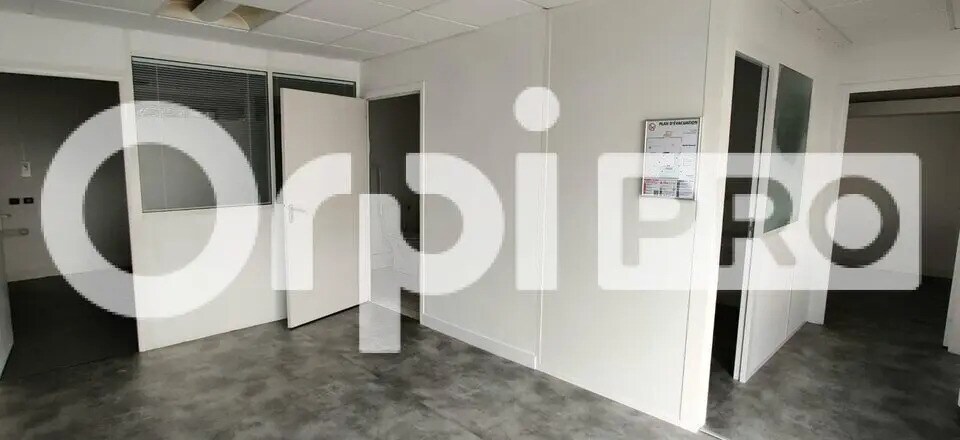 Flex in Verrières-le-Buisson for lease - Building Photo - Image 2 of 9