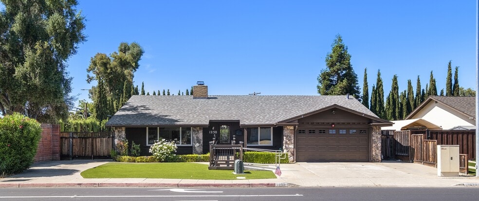 1230 Vancouver Way, Livermore, CA for sale - Building Photo - Image 3 of 48