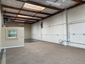 2421-2455 SE 11th Ave, Portland, OR for lease Interior Photo- Image 1 of 2
