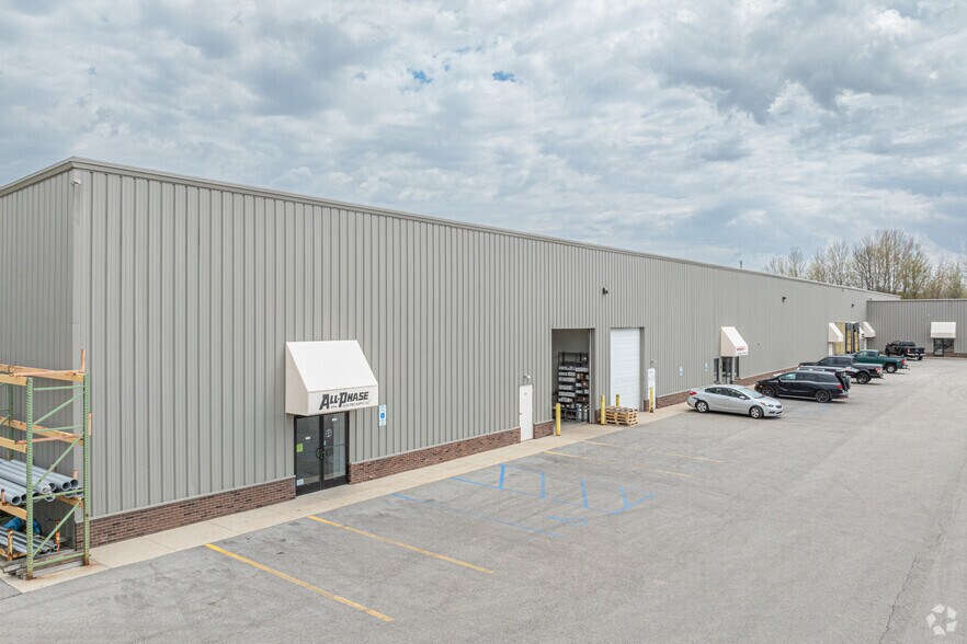 6500-6552 Schamber Dr, Muskegon, MI for lease - Building Photo - Image 3 of 4