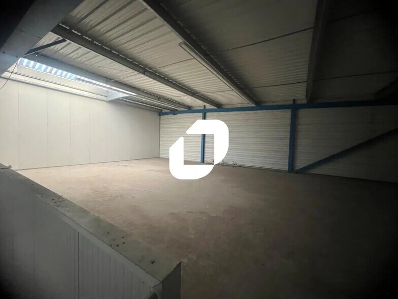 Office in Lapugnoy for lease - Interior Photo - Image 3 of 16