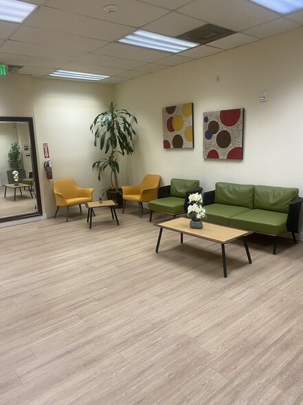 2675-2677 Zoe Ave, Huntington Park, CA for lease - Interior Photo - Image 2 of 19