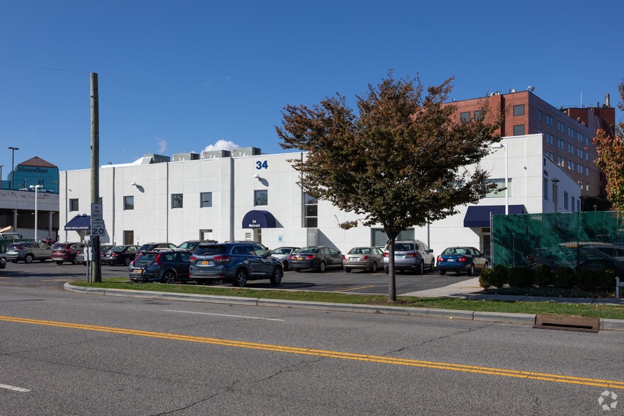 34 Marconi St, Bronx, NY for lease - Building Photo - Image 1 of 2
