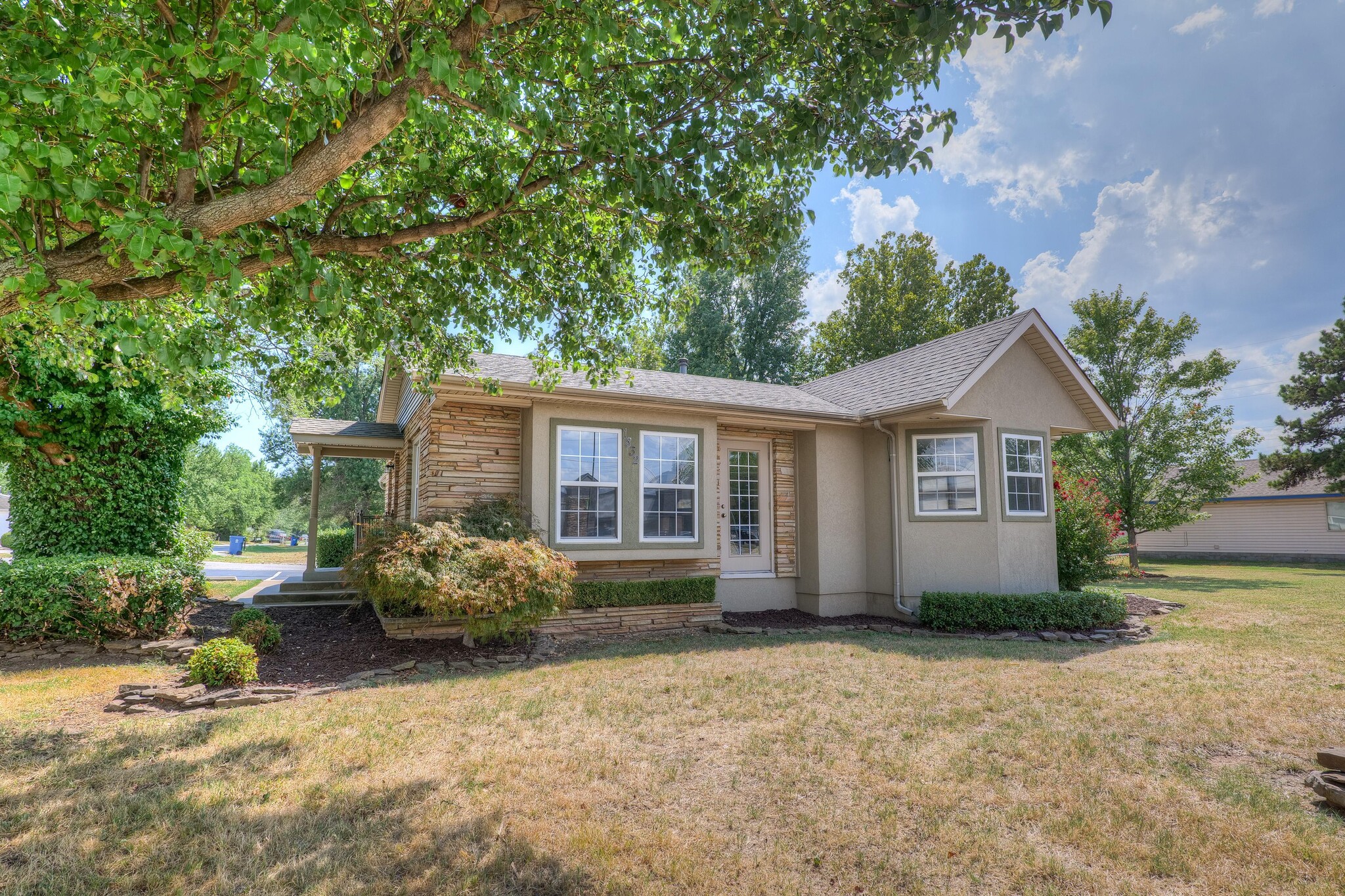 1832 E 32nd St, Joplin, MO for sale Primary Photo- Image 1 of 1