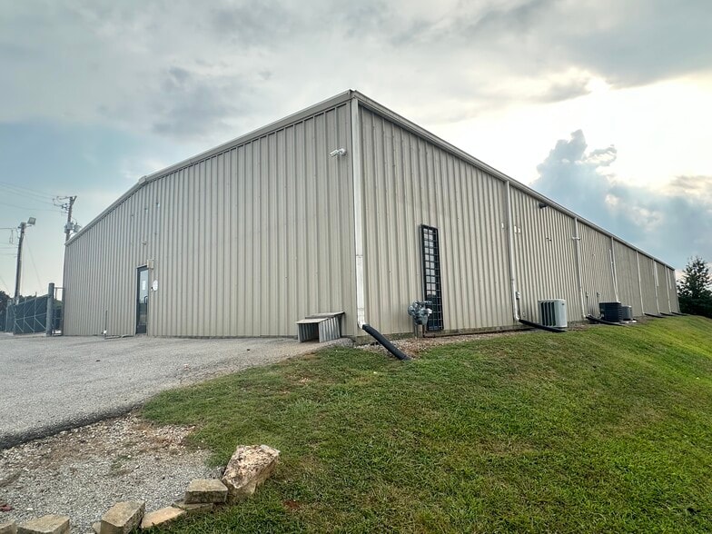 315 Transport Dr, Cookeville, TN for lease - Building Photo - Image 2 of 43