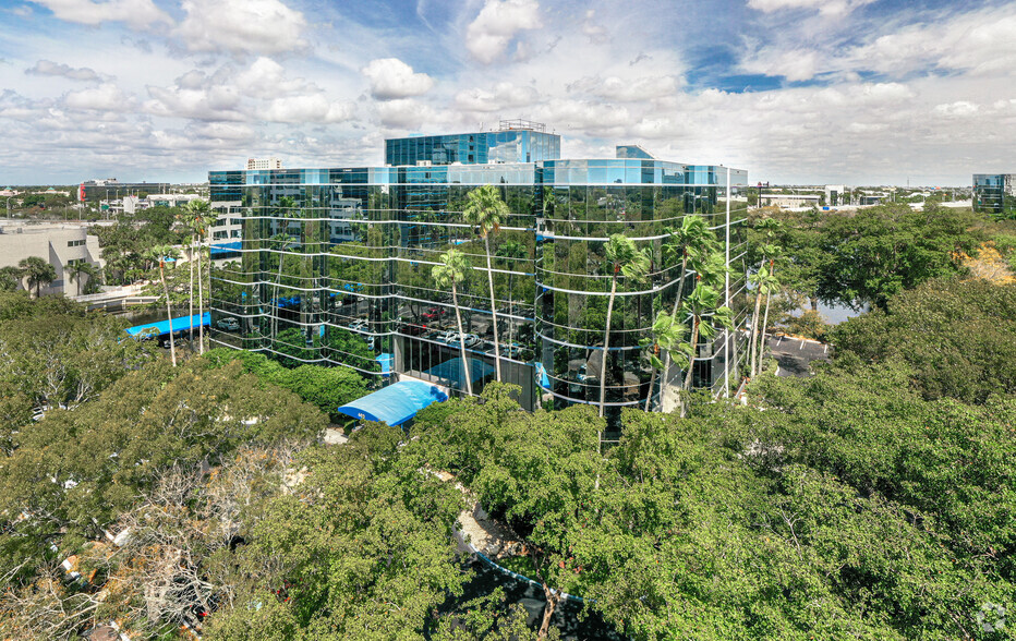 600 Corporate Dr, Fort Lauderdale, FL for lease - Building Photo - Image 1 of 6