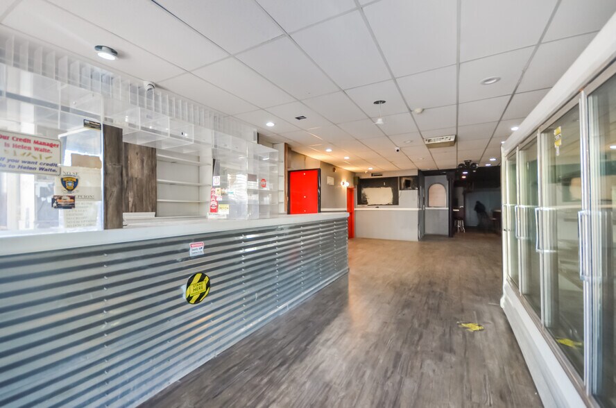 370 E 18th St, Paterson, NJ for lease - Interior Photo - Image 3 of 12