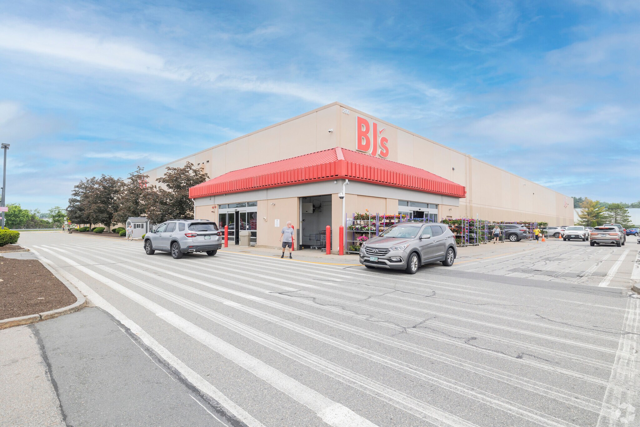 200 John E Devine Dr, Manchester, NH for sale Primary Photo- Image 1 of 1