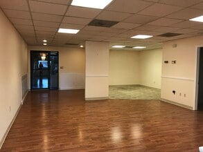 2-34 Trolley Sq, Wilmington, DE for lease Interior Photo- Image 2 of 3