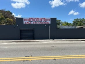 570 NW 54th St, Miami, FL for lease Building Photo- Image 2 of 5