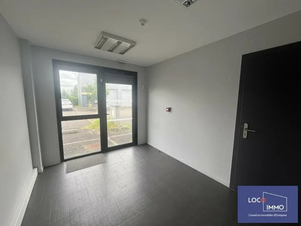 Flex in Tresses for lease Interior Photo- Image 1 of 12