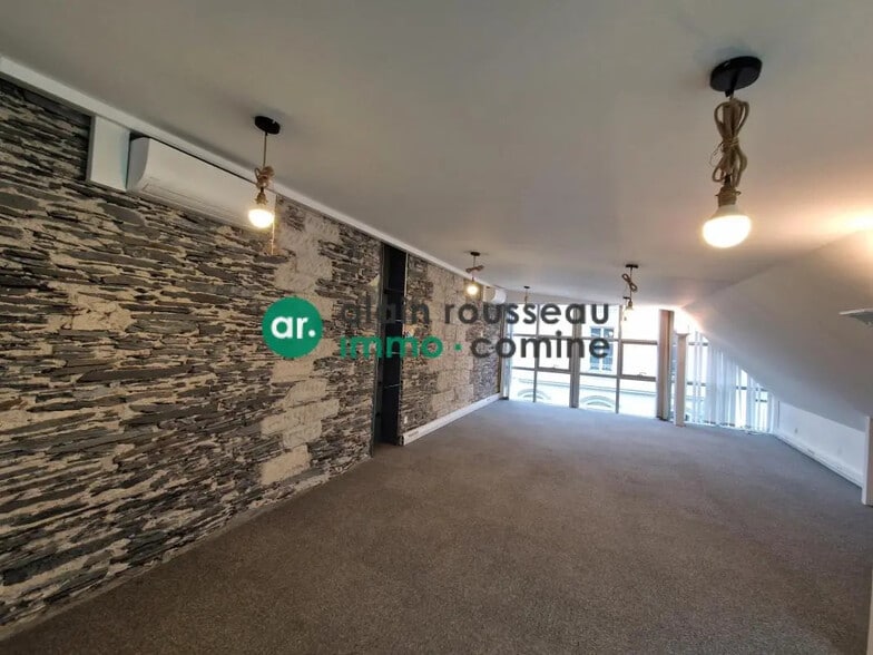 Office in Angers for lease - Interior Photo - Image 2 of 4