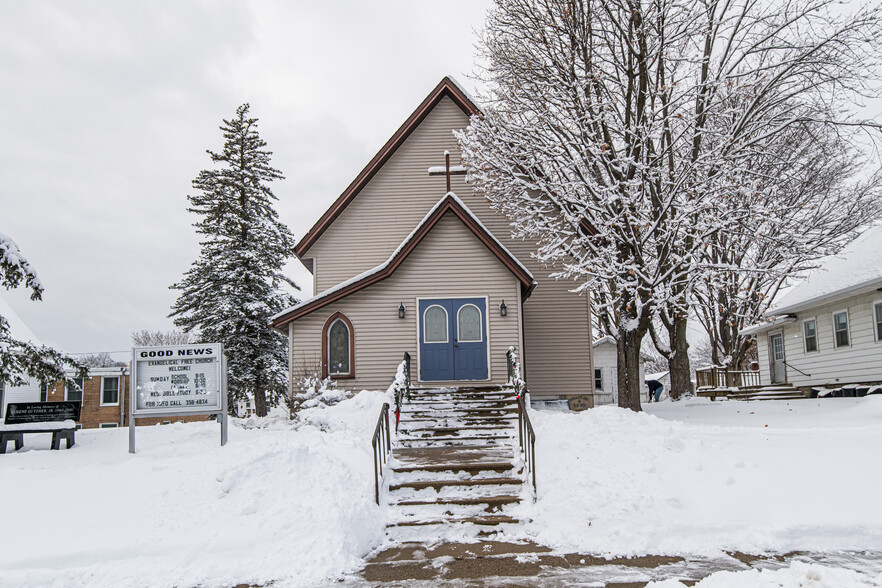 208 N Main St, Pine Island, MN for sale - Primary Photo - Image 1 of 1