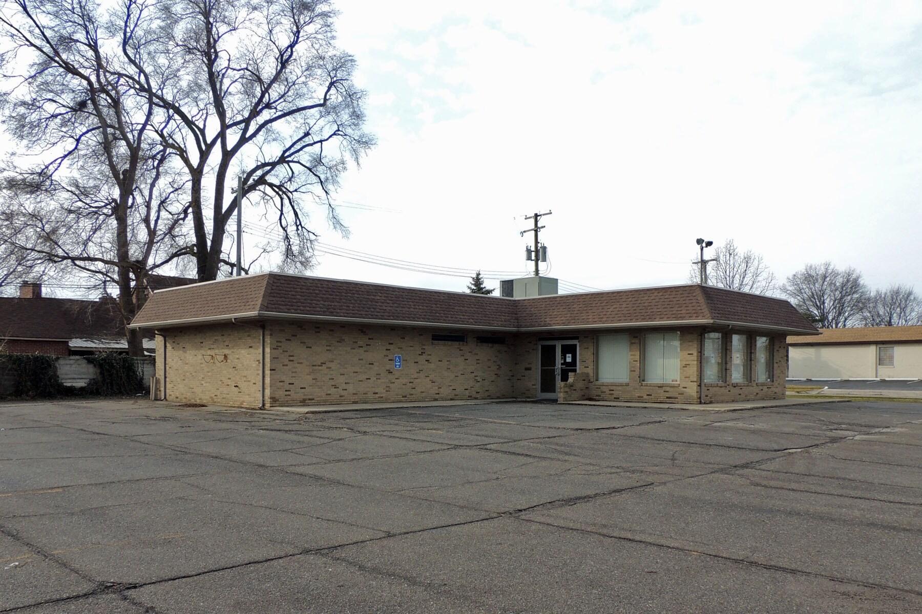 15975 Eureka Rd, Southgate, MI 48195 15975 Eureka Road