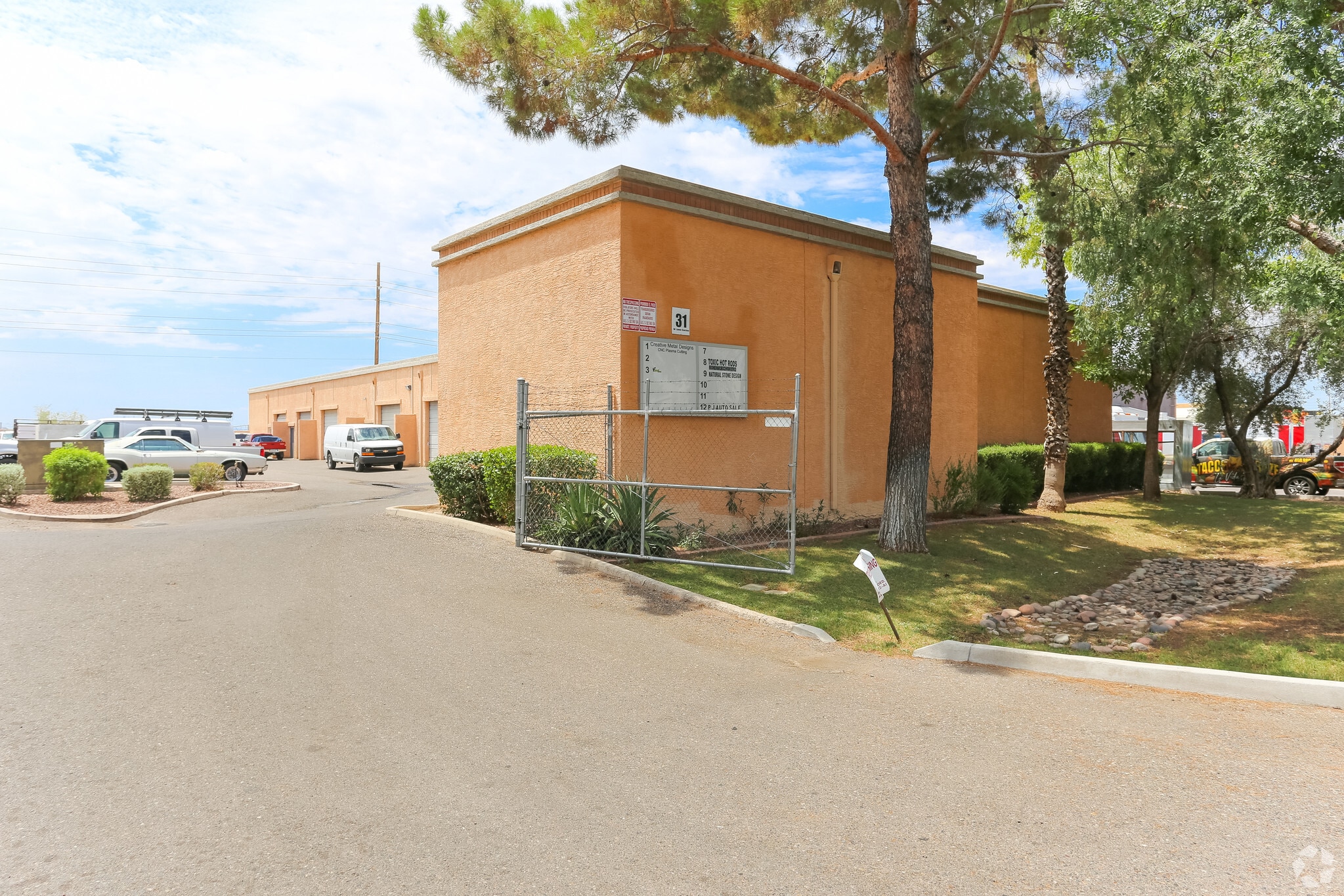 31 W Lone Cactus Dr, Phoenix, AZ for lease Building Photo- Image 1 of 4