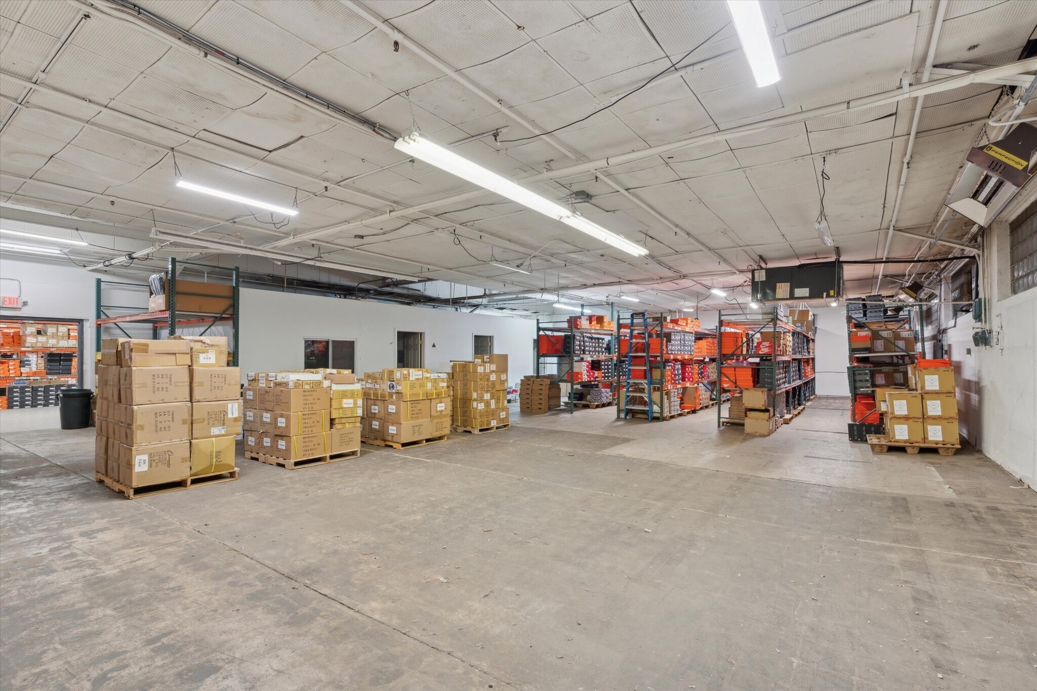 38 Green St, Souderton, PA for sale Interior Photo- Image 1 of 4