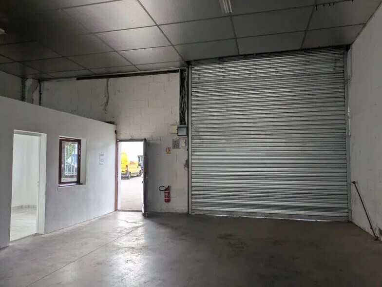 Office in Chambéry for lease - Interior Photo - Image 3 of 7