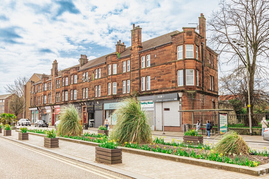 30 High St, Renfrew for lease - Primary Photo - Image 1 of 2