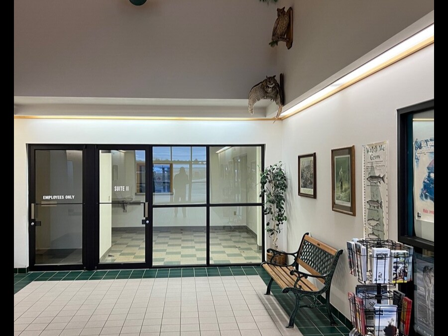 101 N Ogden Rd, Peshtigo, WI for sale Interior Photo- Image 1 of 7