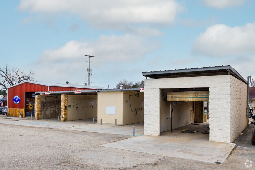 806 & 808 US Highway 90 W, Castroville, TX for sale - Primary Photo - Image 1 of 1