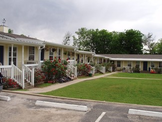 More details for 304-330 S Hill St, Burnet, TX - Multifamily for Sale