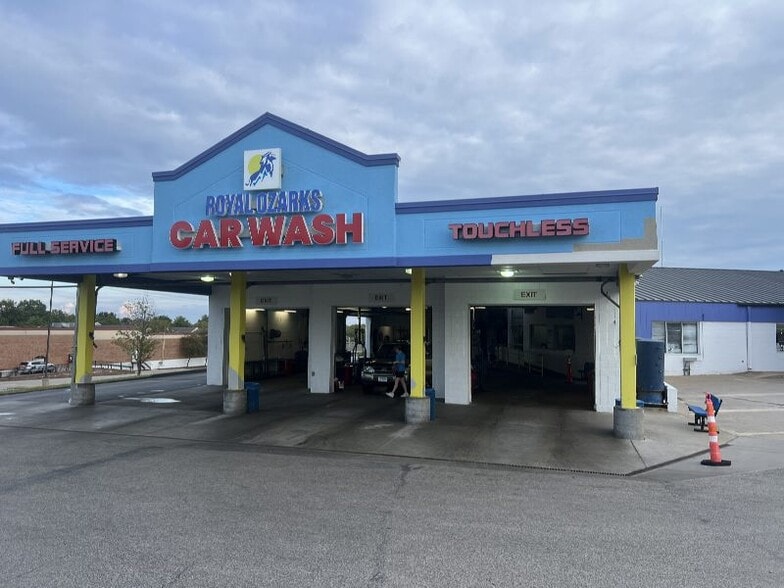 1700 Ford Ln, Saint Charles, MO for sale - Building Photo - Image 1 of 23