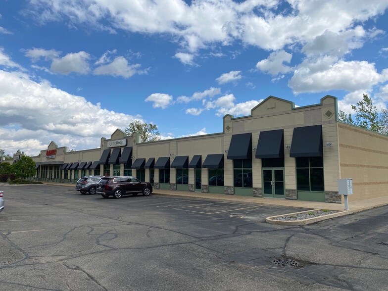 330 E Main St, Rockton, IL for lease - Primary Photo - Image 2 of 12