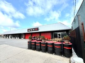 Longwood Square - Bar