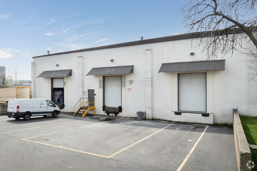 212-216 Gates Rd, Little Ferry, NJ for lease - Building Photo - Image 3 of 5