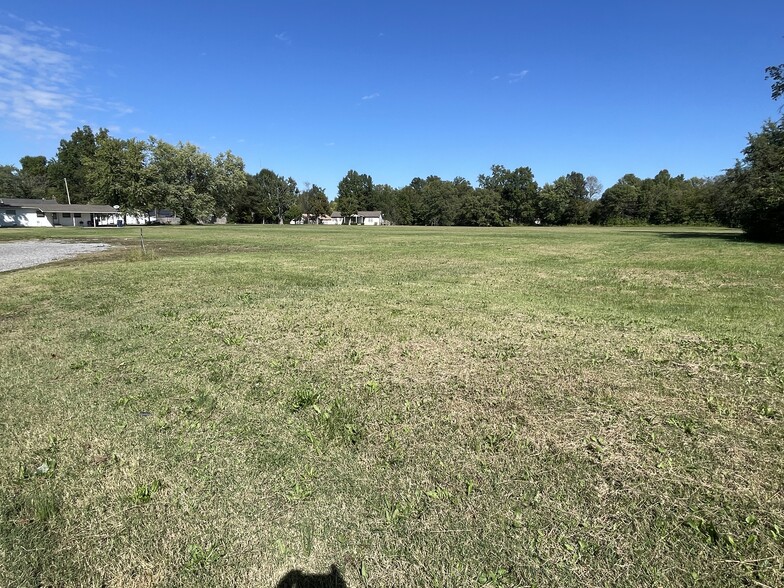 1607 N Russell St, Marion, IL for sale - Primary Photo - Image 1 of 1