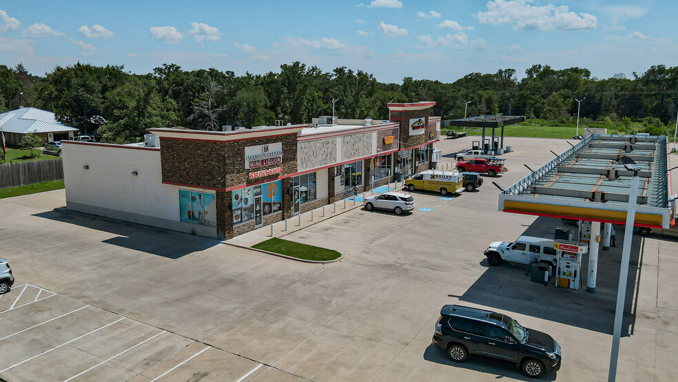 5701 Raymond Stotzer Pky, College Station, TX for lease - Building Photo - Image 3 of 7