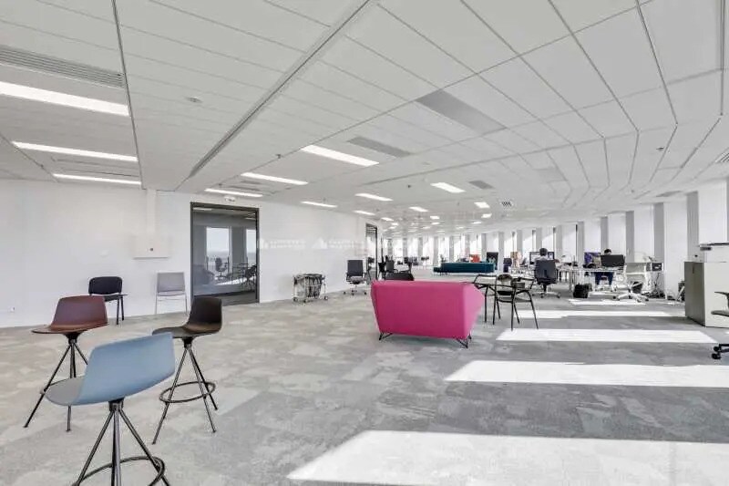 Office in Lyon for lease - Interior Photo - Image 1 of 18