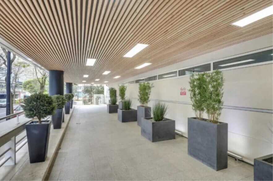 1 Rue François Jacob, Rueil-Malmaison for lease - Building Photo - Image 2 of 12