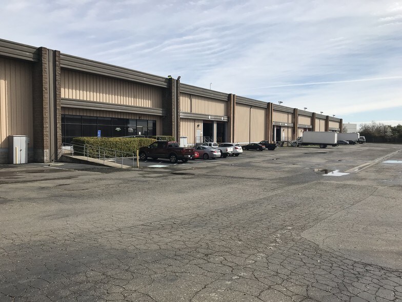 751 Eubanks Dr, Vacaville, CA for lease - Building Photo - Image 2 of 7