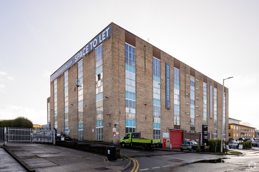 Cranborne Rd, Potters Bar for sale - Building Photo - Image 2 of 2