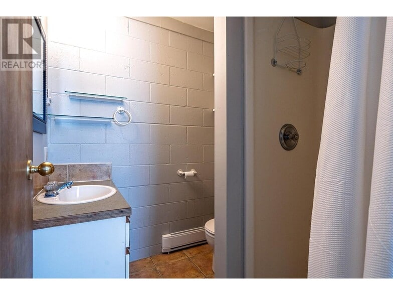 920 Nelson Av, Nelson, BC for sale - Building Photo - Image 3 of 20