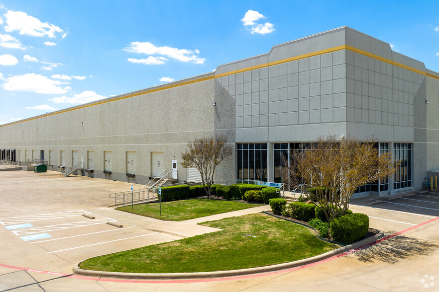 751 Eight Twenty Blvd, Fort Worth, TX for lease - Building Photo - Image 1 of 18