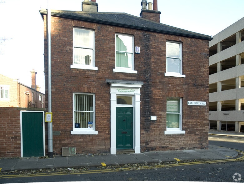 2 Laburnum Rd, Wakefield for lease - Primary Photo - Image 1 of 1
