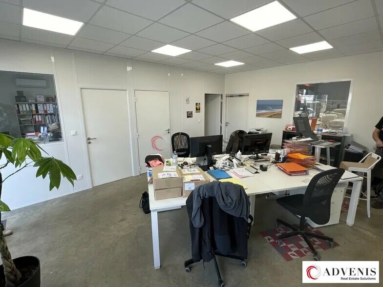 Flex in Cestas for lease - Building Photo - Image 3 of 8