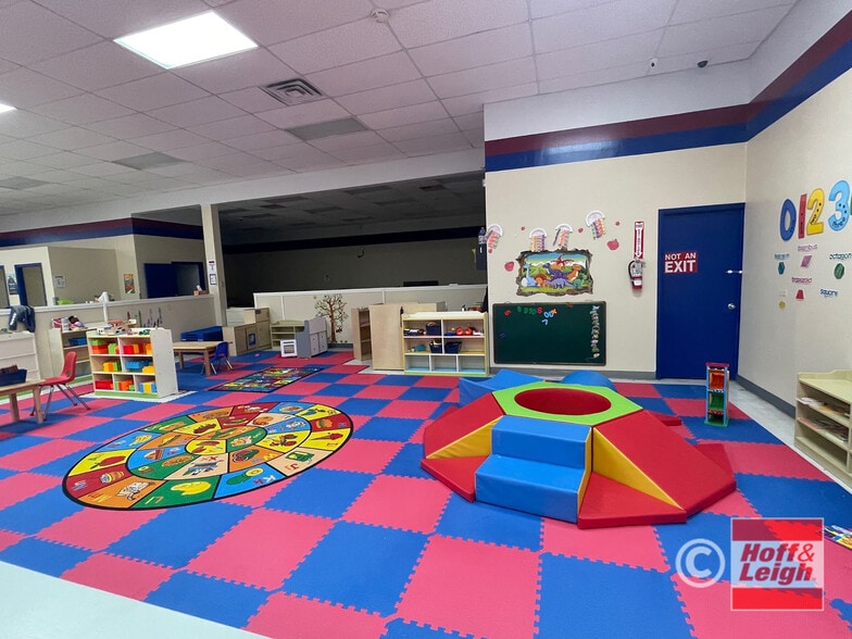 2254 Locust St SW, Canal Fulton, OH for sale - Interior Photo - Image 2 of 10